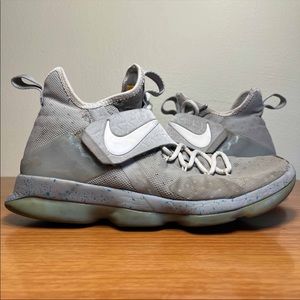 Best 25+ Deals for Mens Nike Mag | Poshmark